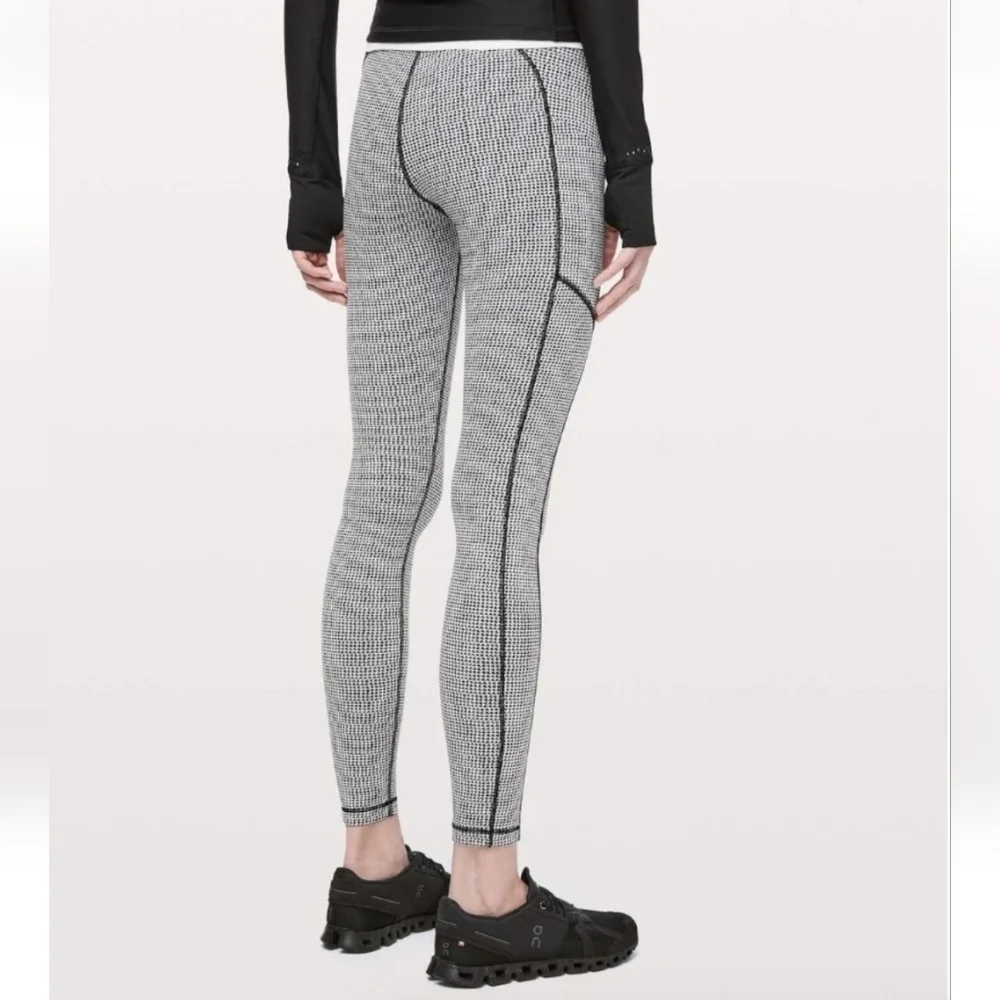 Lululemon Speed Up Tight 28” *Luxtreme Size 4 Teeny Tooth White Black